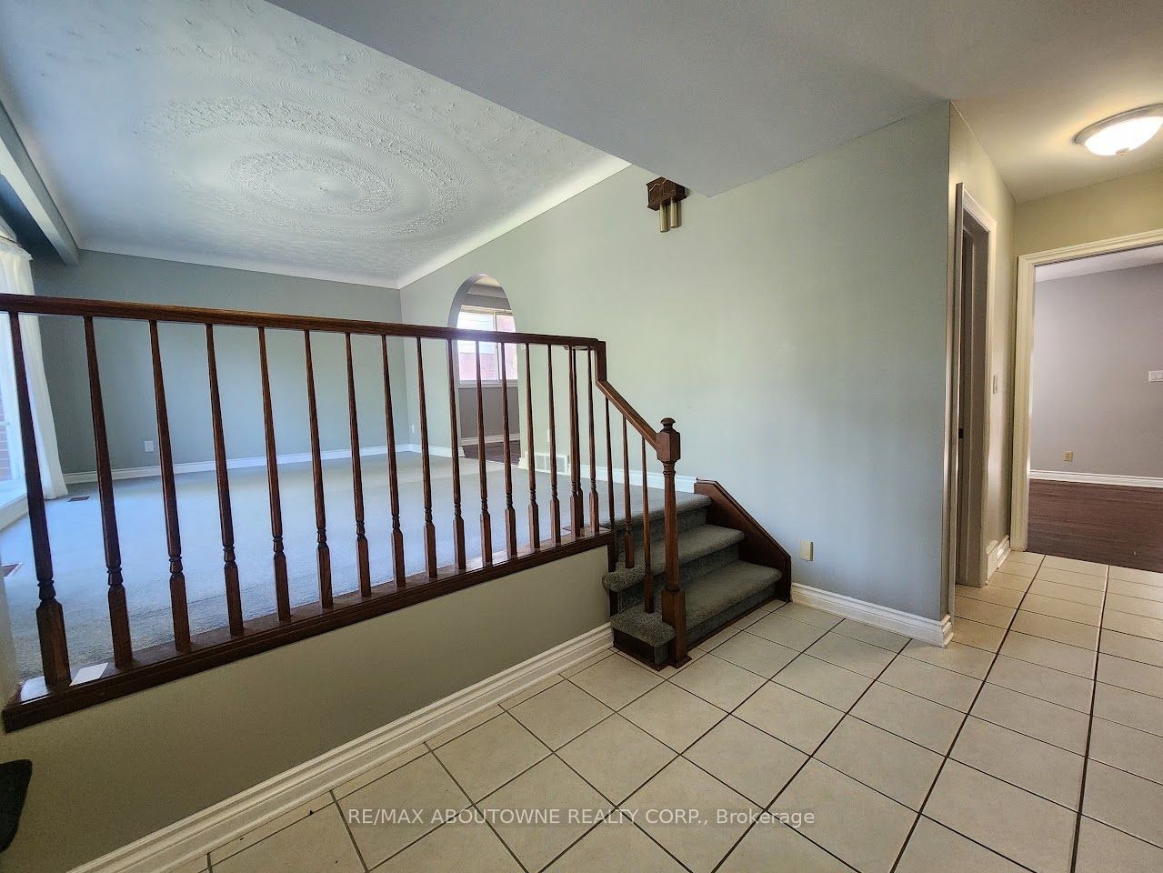64 Adel Drive, St. Catharines, ON, L2M 7E6 - 2