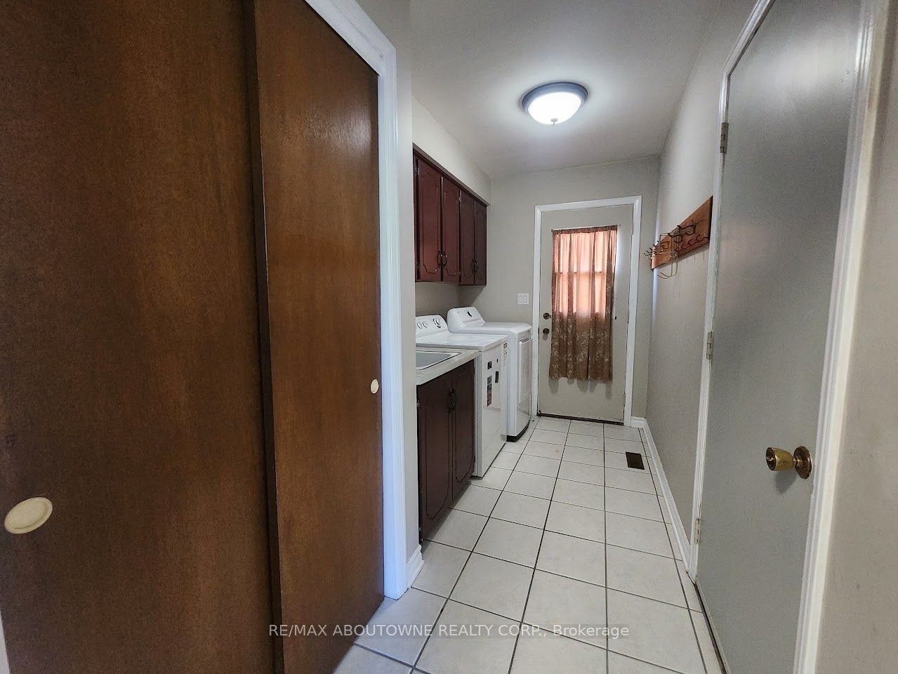 64 Adel Drive, St. Catharines, ON, L2M 7E6 - 18