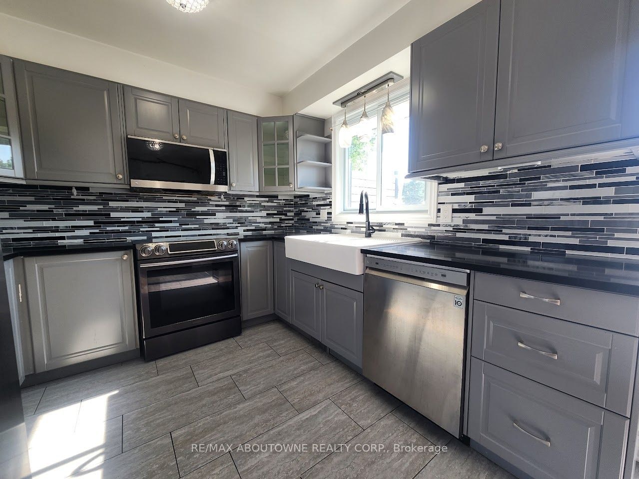 64 Adel Drive, St. Catharines, ON, L2M 7E6 - 12
