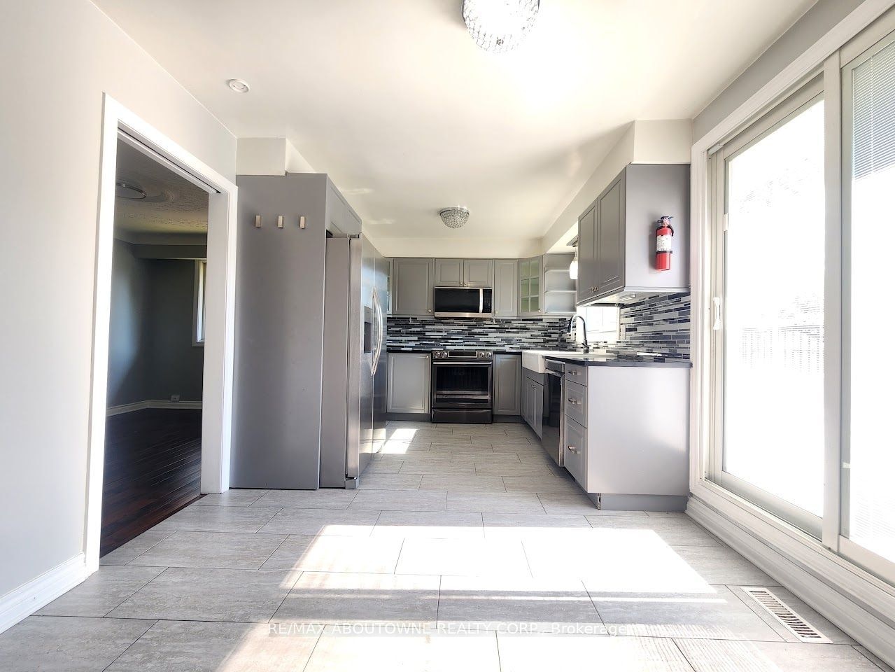64 Adel Drive, St. Catharines, ON, L2M 7E6 - 11