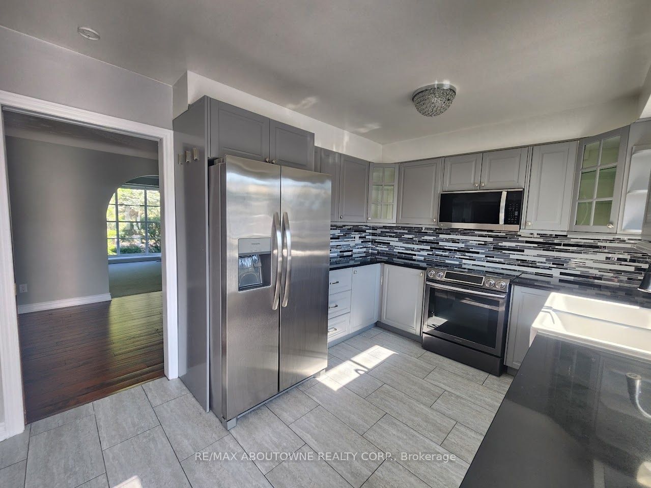 64 Adel Drive, St. Catharines, ON, L2M 7E6 - 9