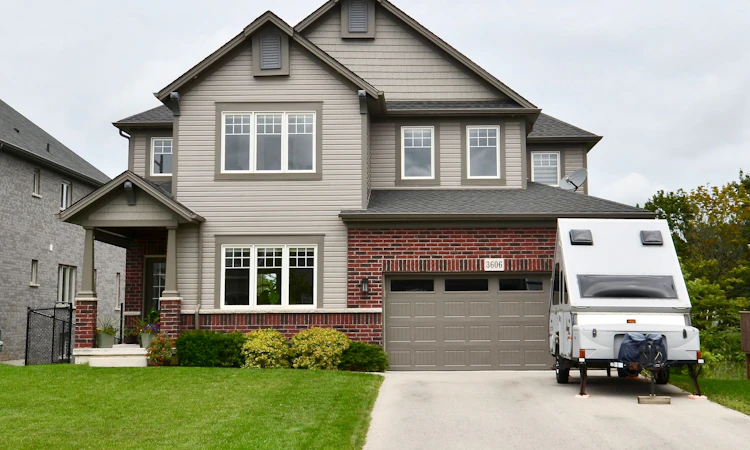 3606 Carolinia Court