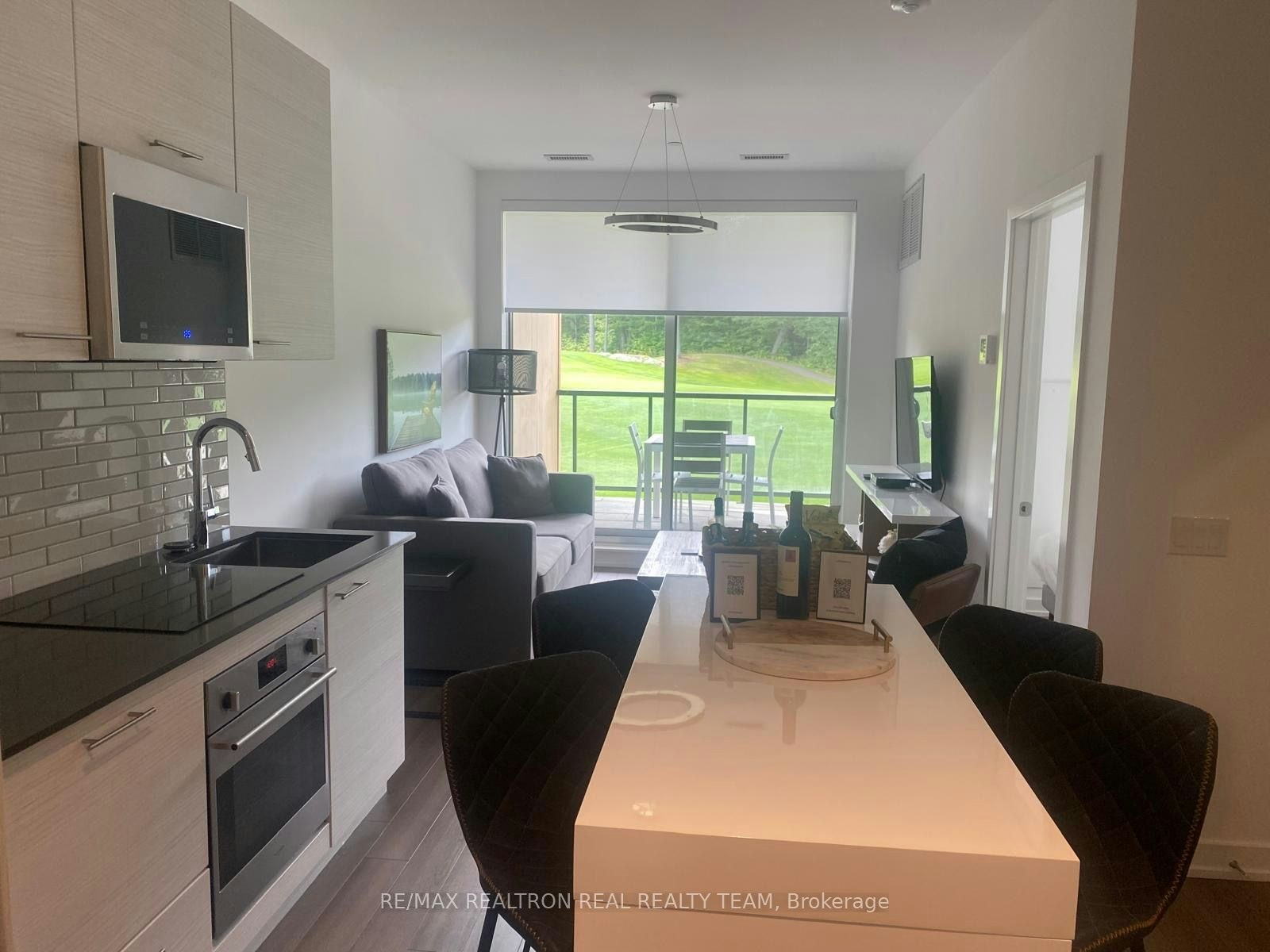302-120 Carrick Trail, Gravenhurst, ON, P1P 0A2 - 2