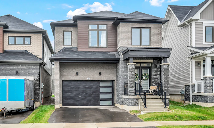 198 Whithorn Crescent