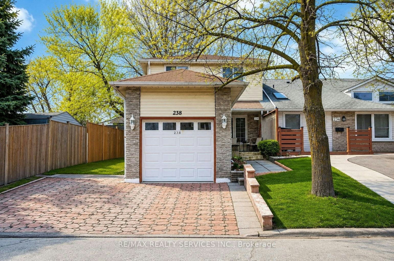 238 Linden Drive, Cambridge, ON, N3H 4Y2