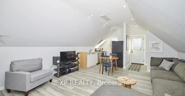 upper-4128 Acheson Avenue, Niagara Falls, ON, L2E 3L9 - 2