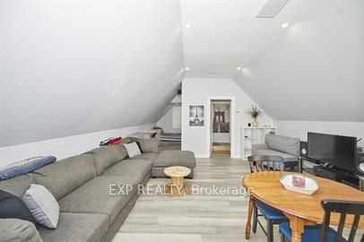 upper-4128 Acheson Avenue, Niagara Falls, ON, L2E 3L9 - 3