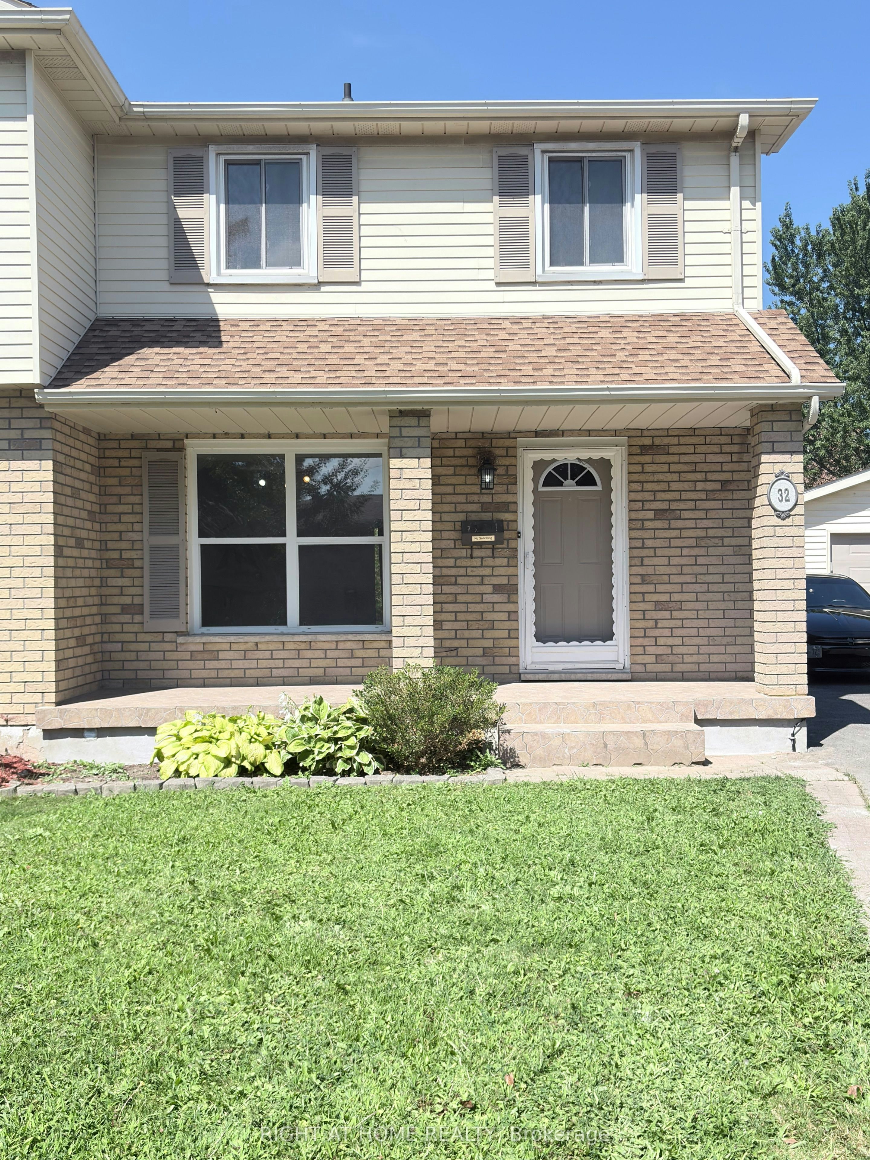 Main Floor-32 Vintage Crescent, St. Catharines, ON, L2S 3C3