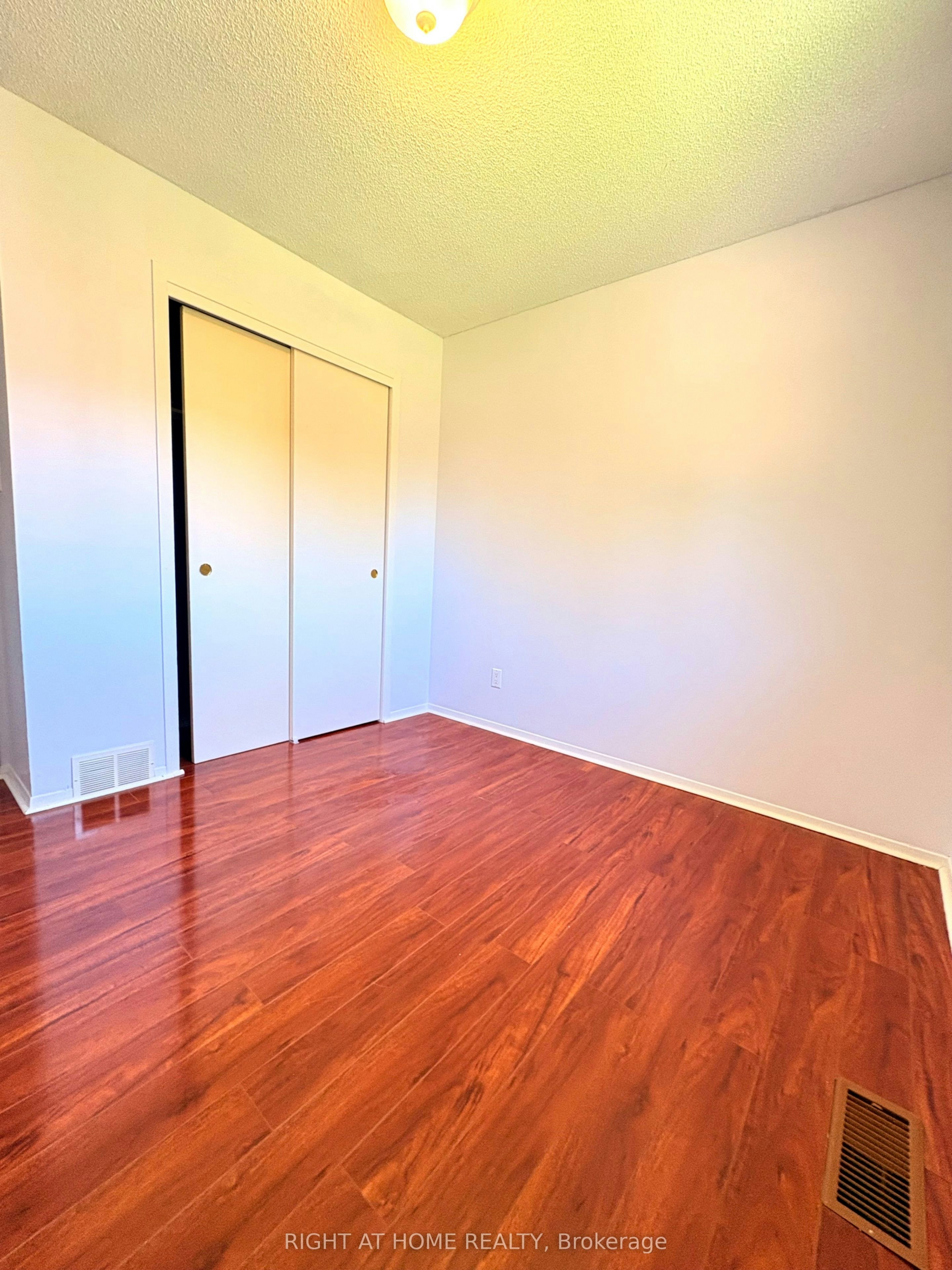 Main Floor-32 Vintage Crescent, St. Catharines, ON, L2S 3C3 - 22