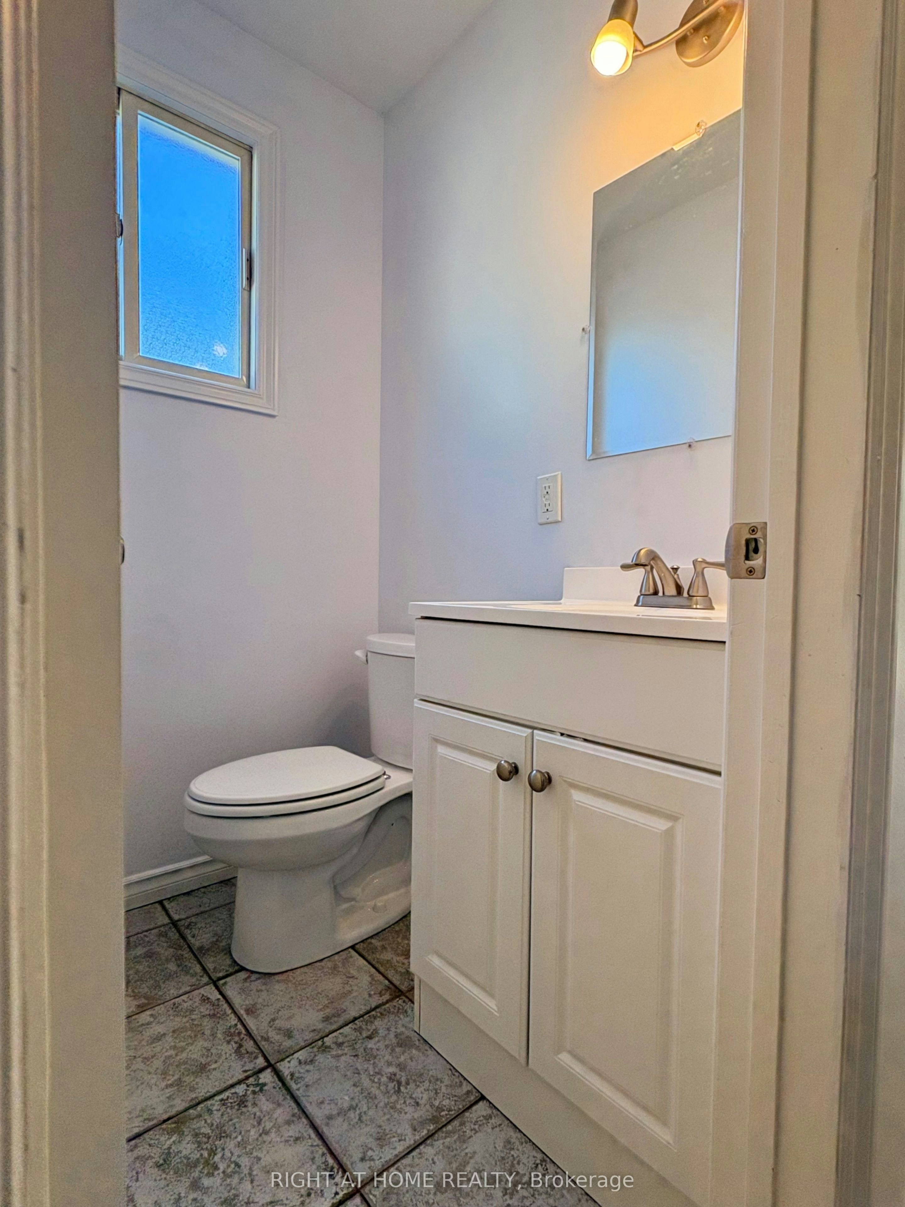 Main Floor-32 Vintage Crescent, St. Catharines, ON, L2S 3C3 - 4
