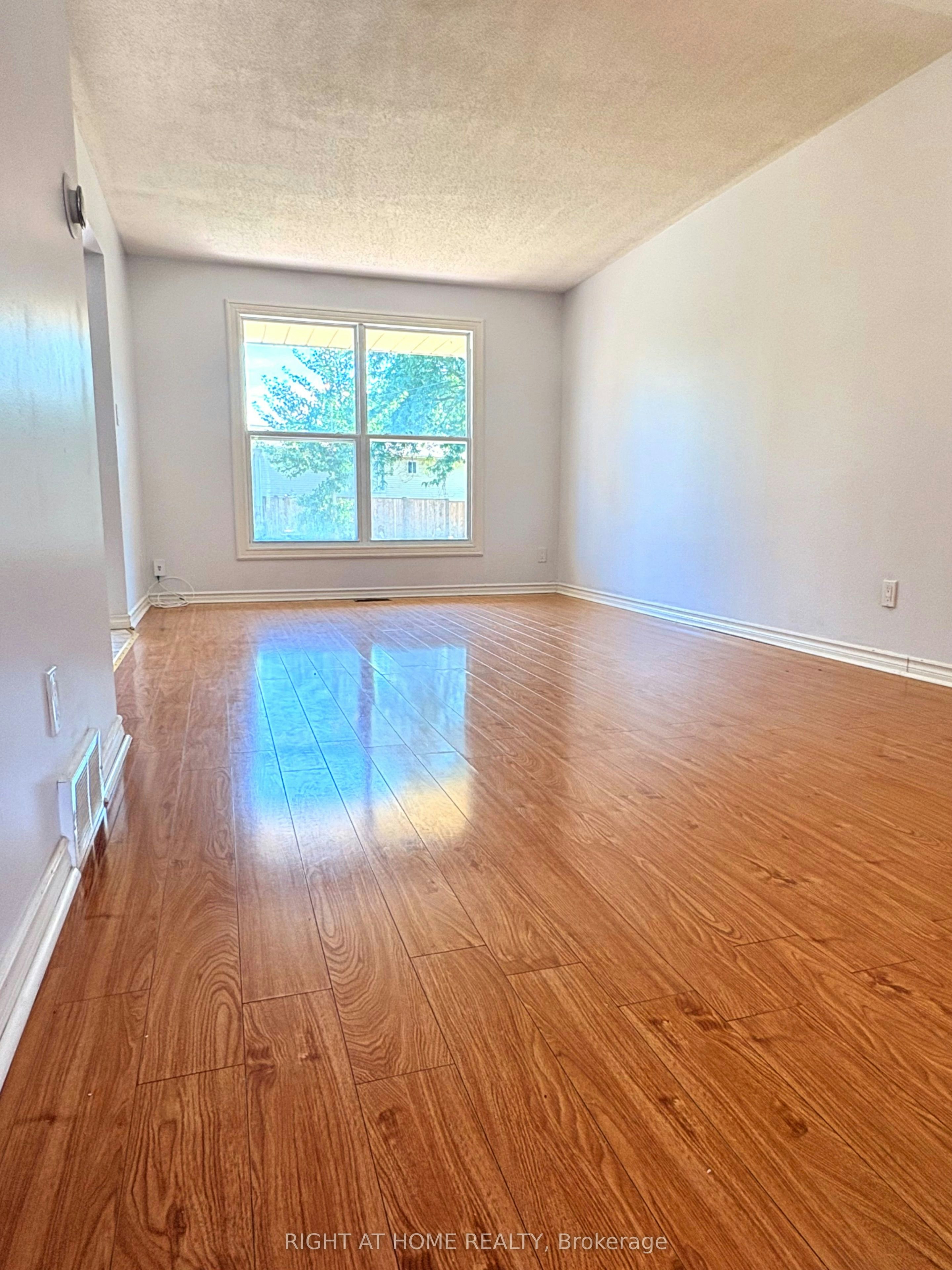 Main Floor-32 Vintage Crescent, St. Catharines, ON, L2S 3C3 - 5