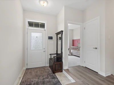 6-17 Lakewood Crescent - 4