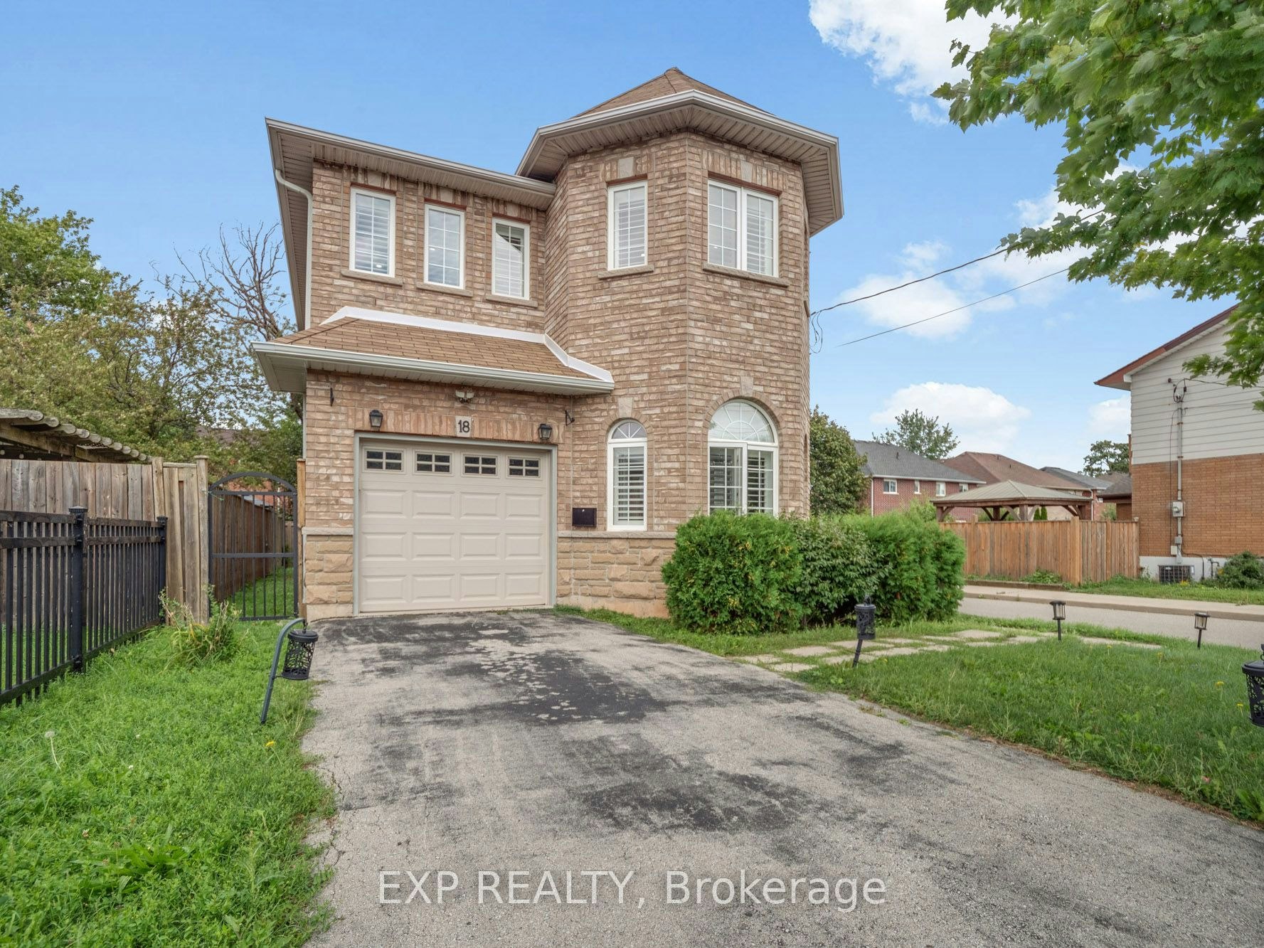 18-257 Carla Avenue, Hamilton, ON, L8G 3M9