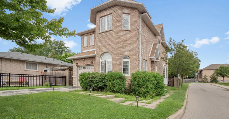 18-257 Carla Avenue, Hamilton, ON, L8G 3M9 - 2