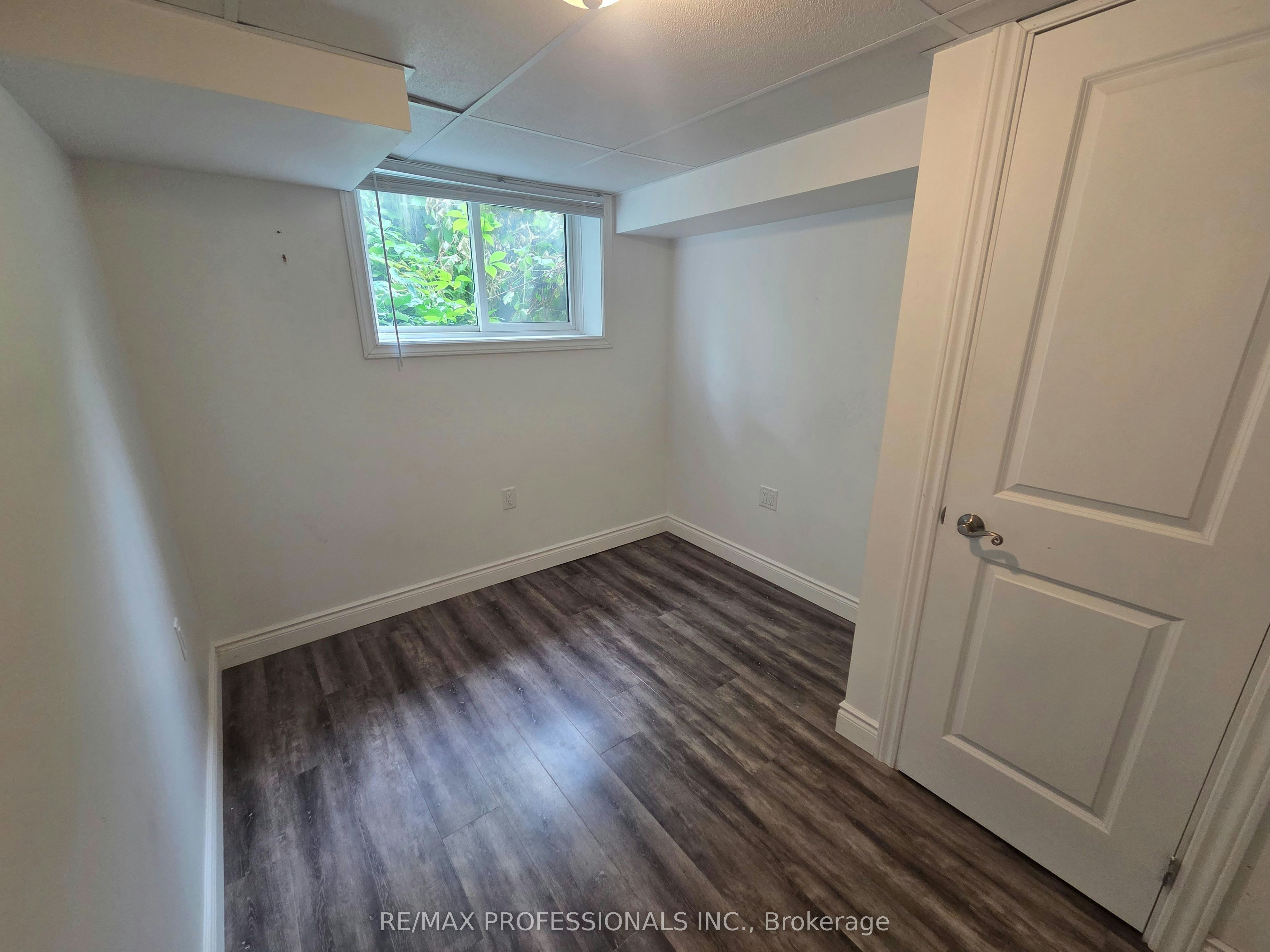 LOWER-881 Lawrence Road, Hamilton, ON, L8K 2A4 - 9