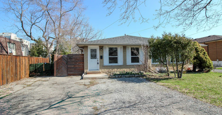 LOWER-881 Lawrence Road, Hamilton, ON, L8K 2A4