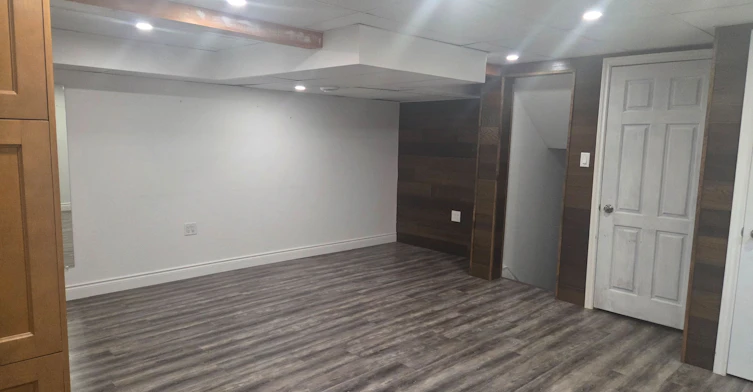 LOWER-881 Lawrence Road, Hamilton, ON, L8K 2A4 - 2