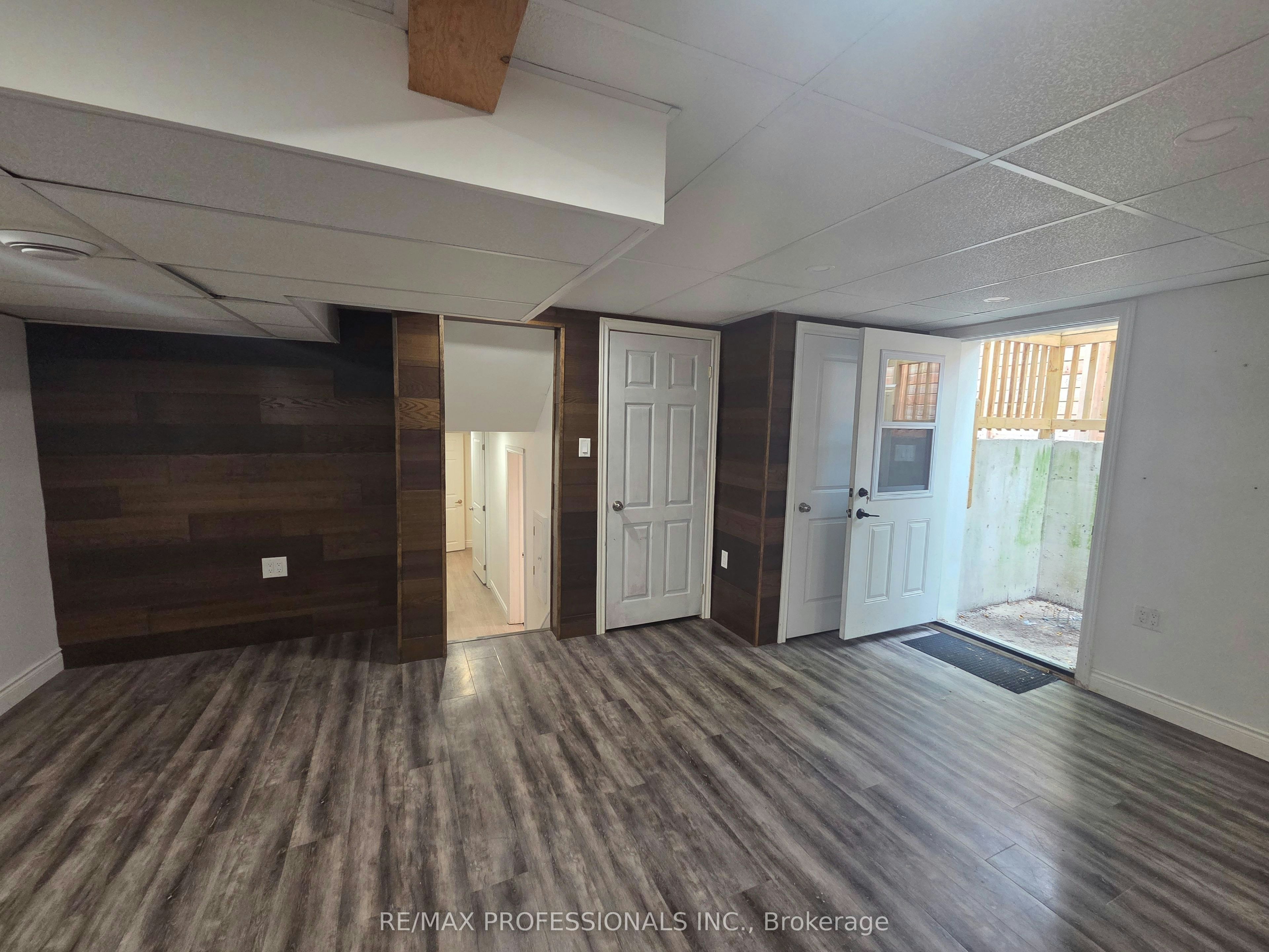 LOWER-881 Lawrence Road, Hamilton, ON, L8K 2A4 - 3
