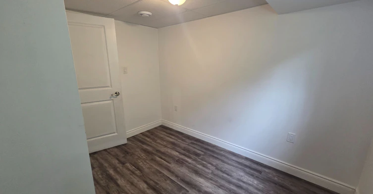 LOWER-881 Lawrence Road, Hamilton, ON, L8K 2A4 - 7