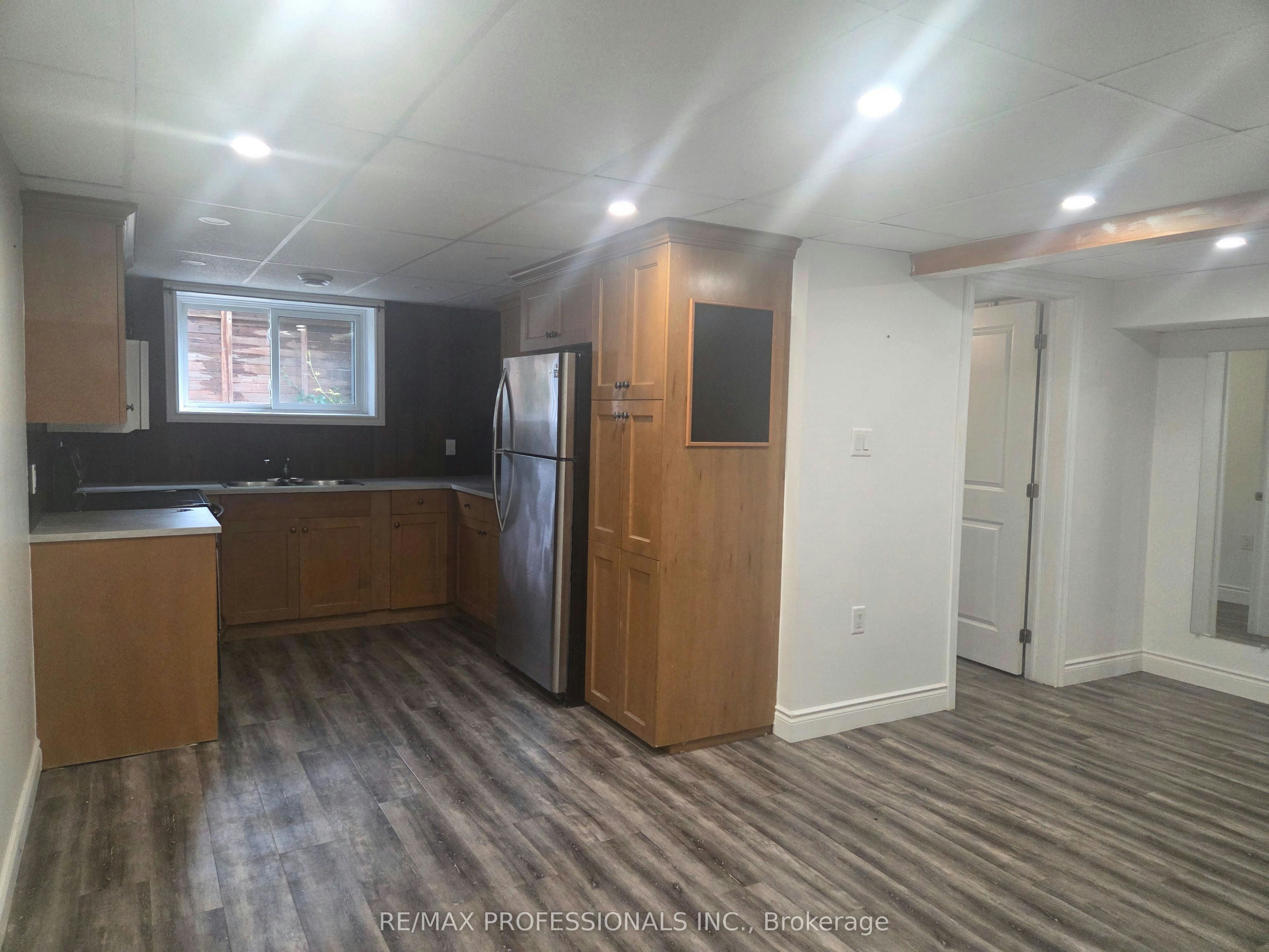 LOWER-881 Lawrence Road, Hamilton, ON, L8K 2A4 - 6