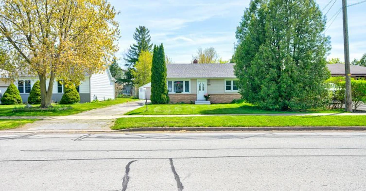 7684 Badger Road, Niagara Falls, ON, L2H 1H9 - 3
