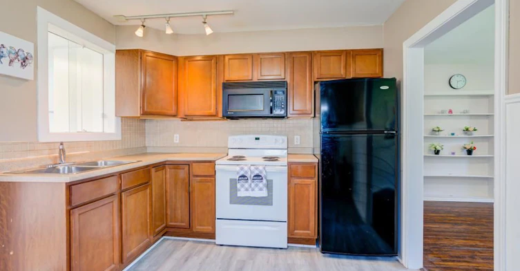 7684 Badger Road, Niagara Falls, ON, L2H 1H9 - 9