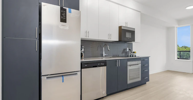 411-415 Main Street W, Hamilton, ON, L8P 0C9 - 5