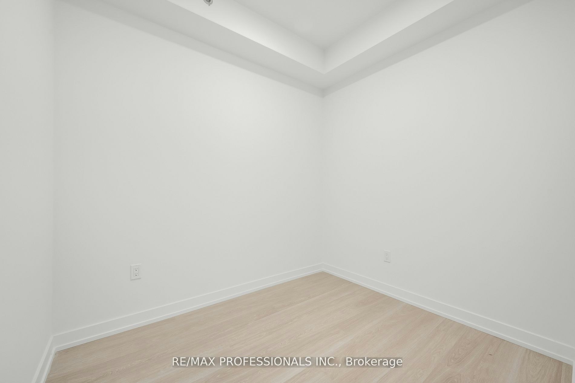 411-415 Main Street W, Hamilton, ON, L8P 0C9 - 7