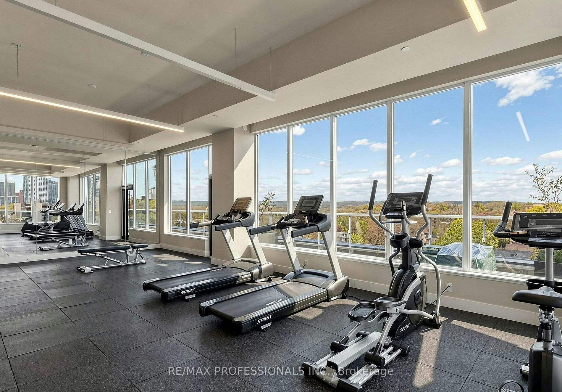 411-415 Main Street W, Hamilton, ON, L8P 0C9 - 16