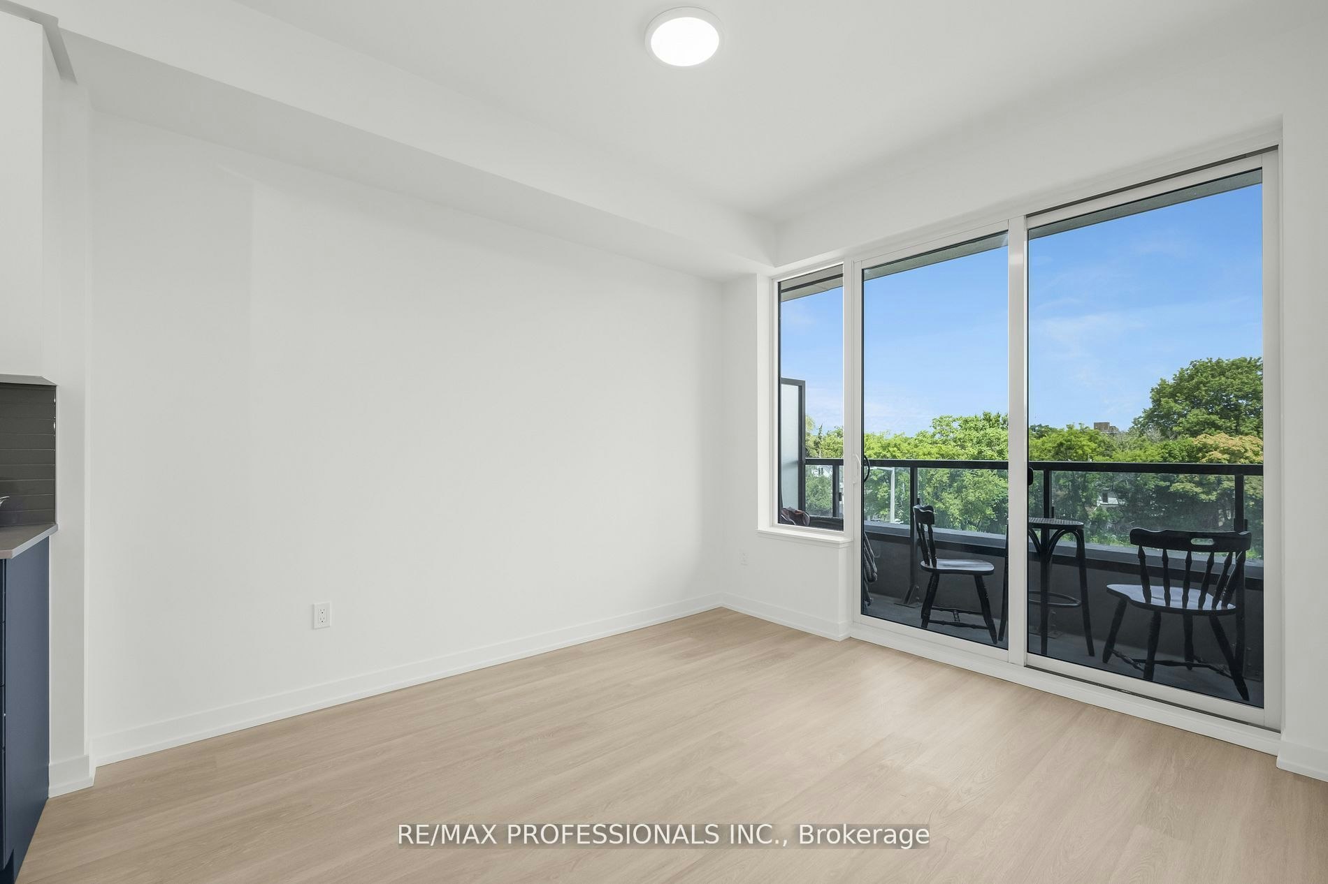 411-415 Main Street W, Hamilton, ON, L8P 0C9 - 9