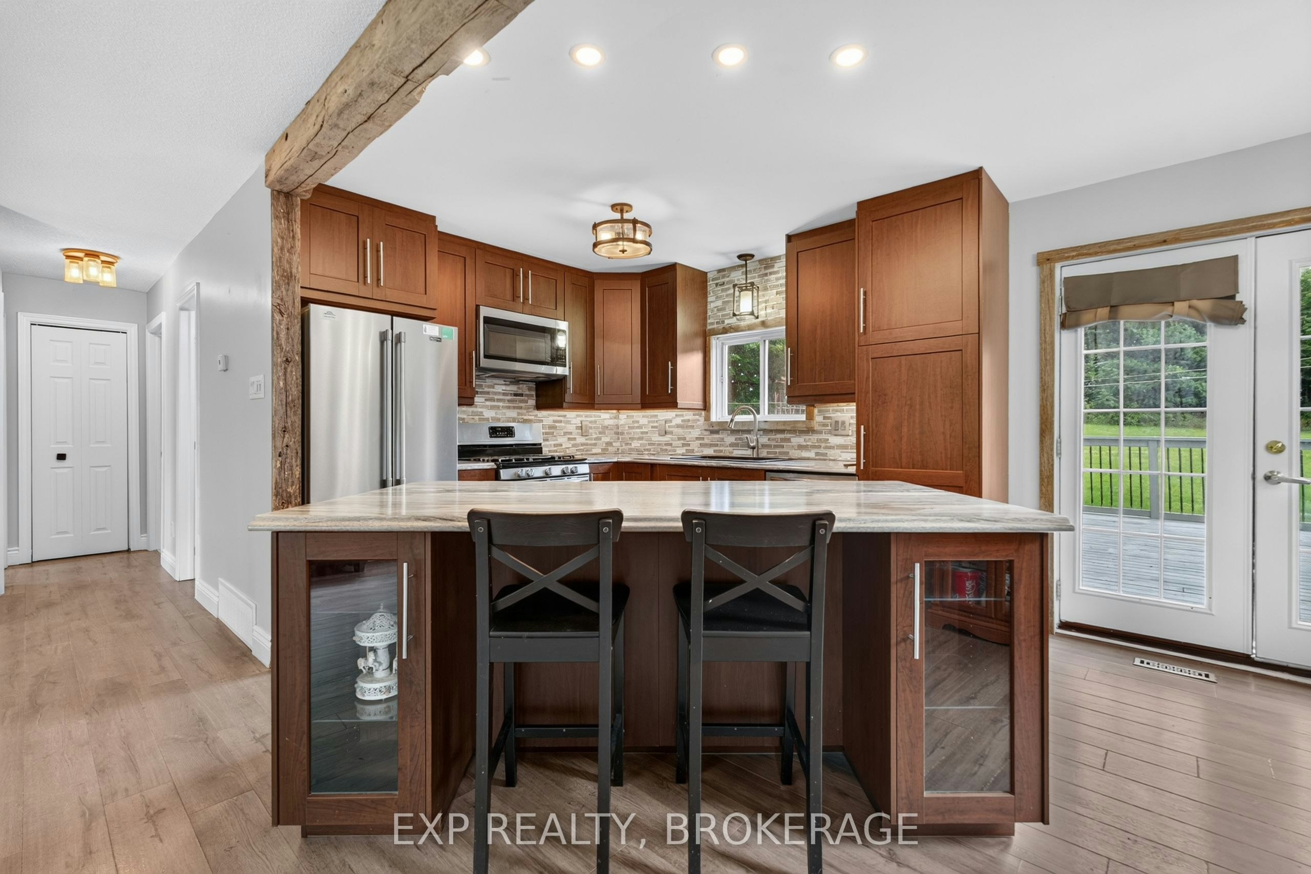 9009 Perth Road, Rideau Lakes, ON, K0G 1X0