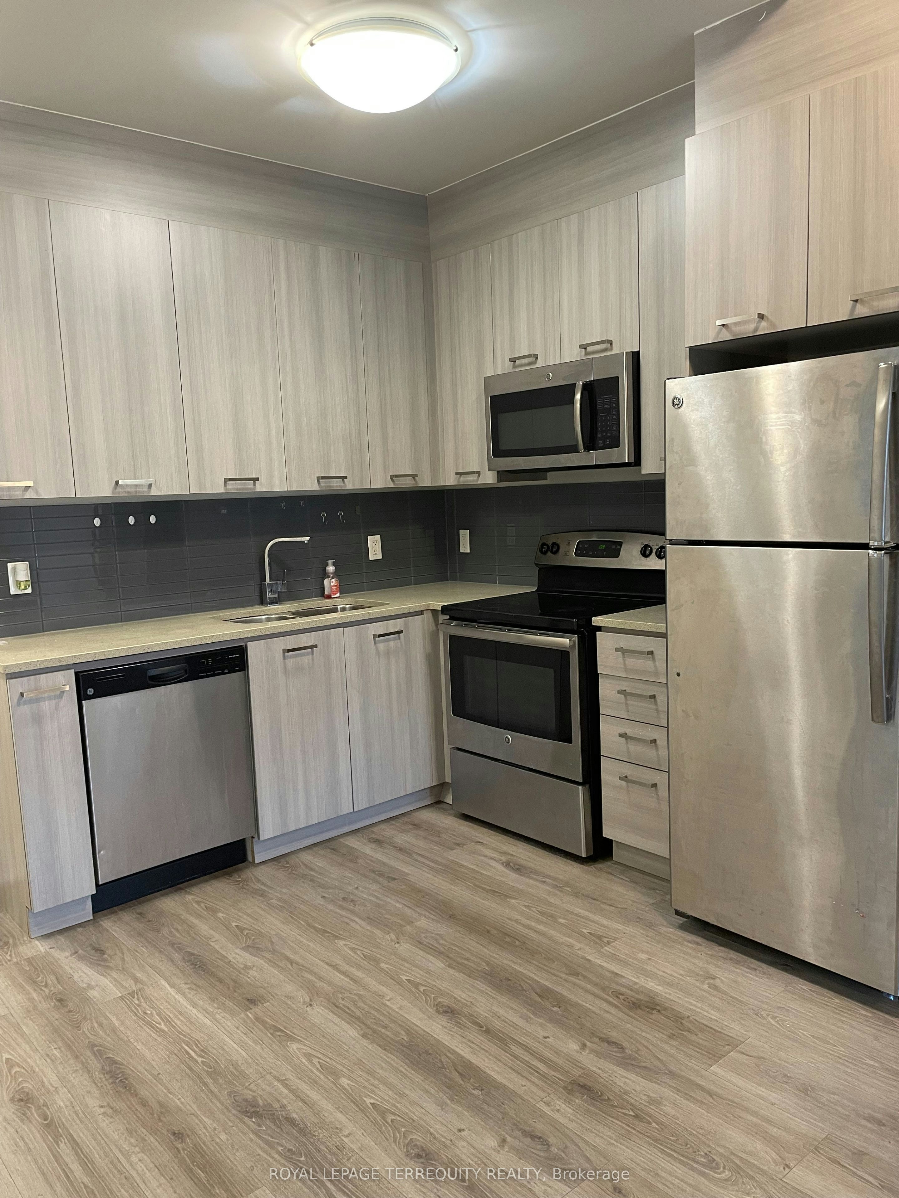 308-150 Main Street W, Hamilton, ON, L8P 1H8