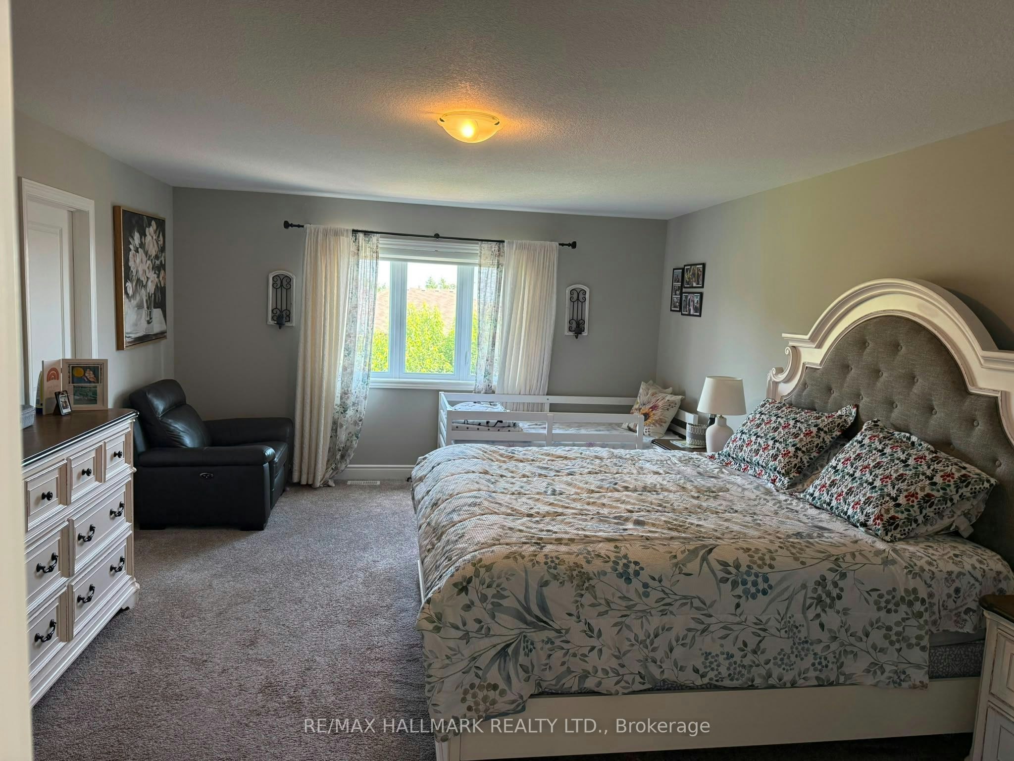 Upper Level (Main & 2nd)-851 Robert Ferrie Drive, Kitchener, ON, N2R 1P2 - 12
