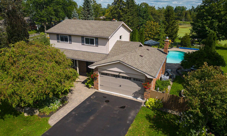 63 Robinglade Avenue