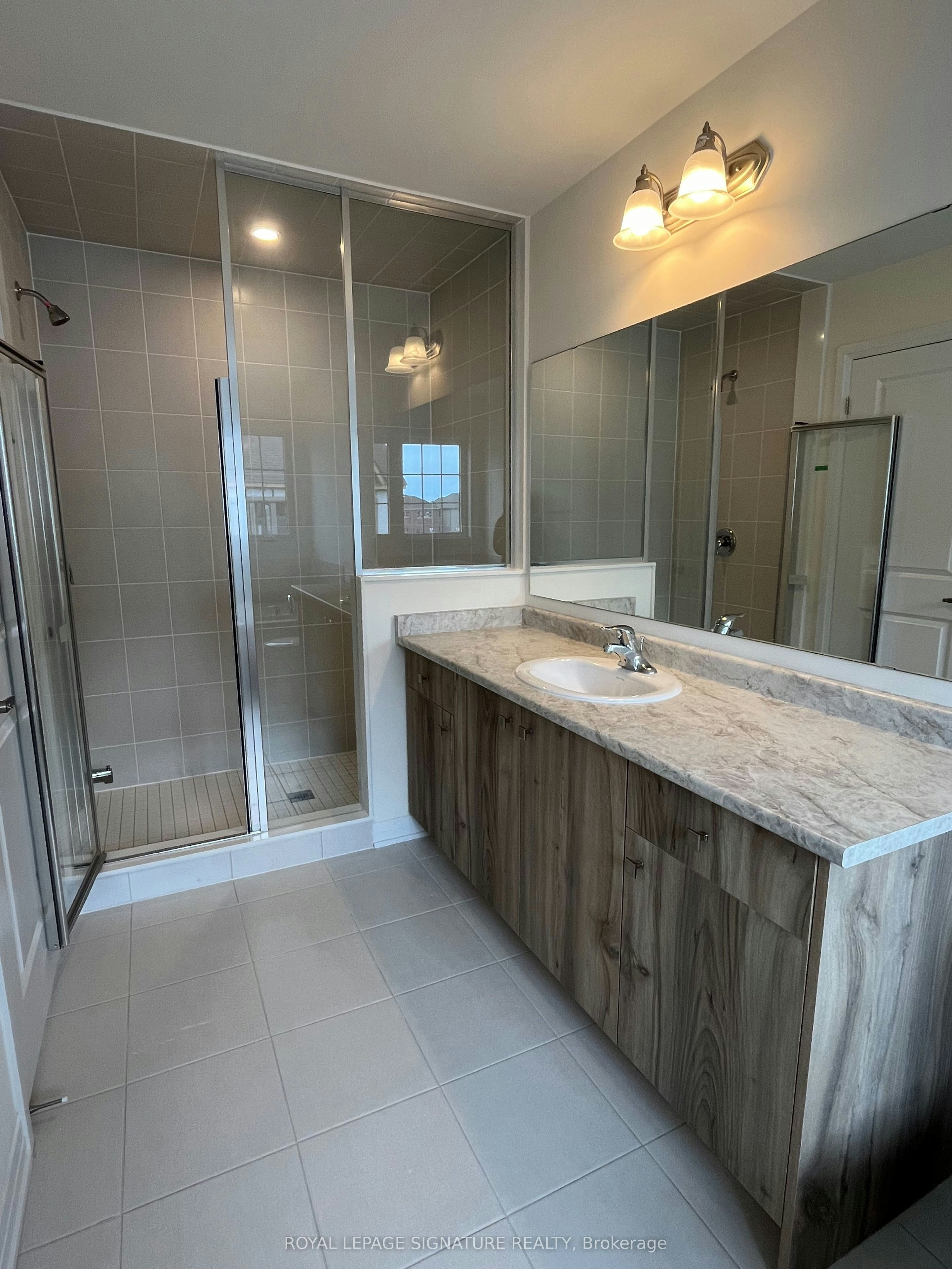 446 Adelaide Street, Wellington North, ON, N0G 1A0 - 9