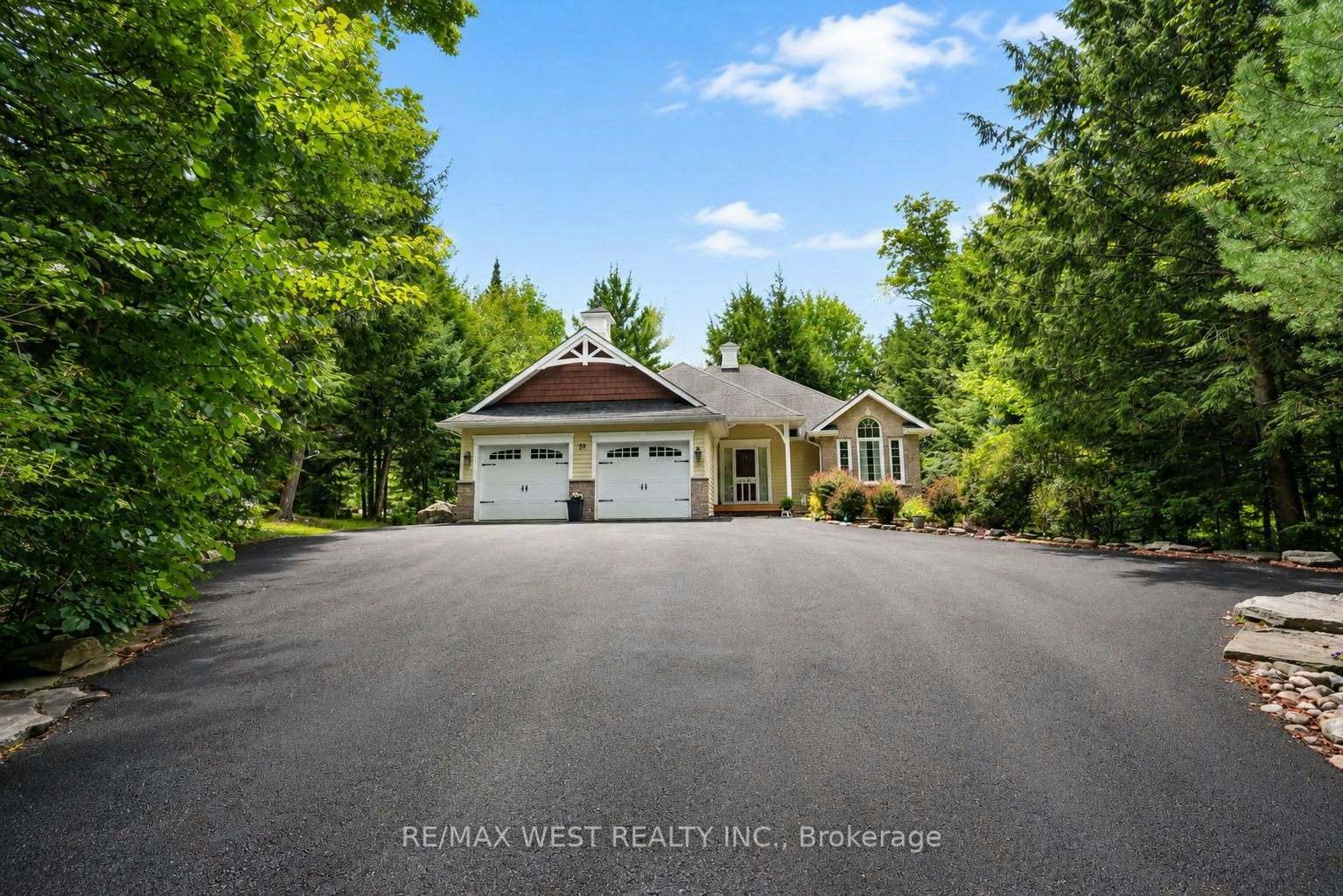 20 Deerhurst Highlands Drive, Huntsville, ON, P1H 1B1