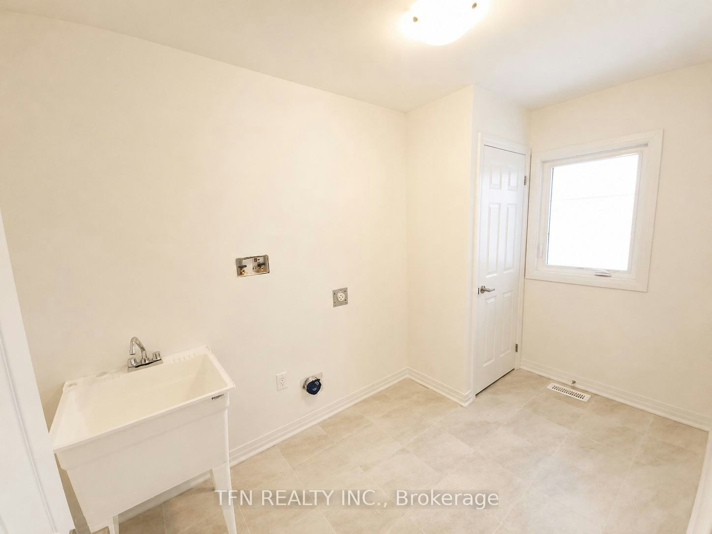8 Wilmot Road, Brantford, ON, N3T 0K8 - 5