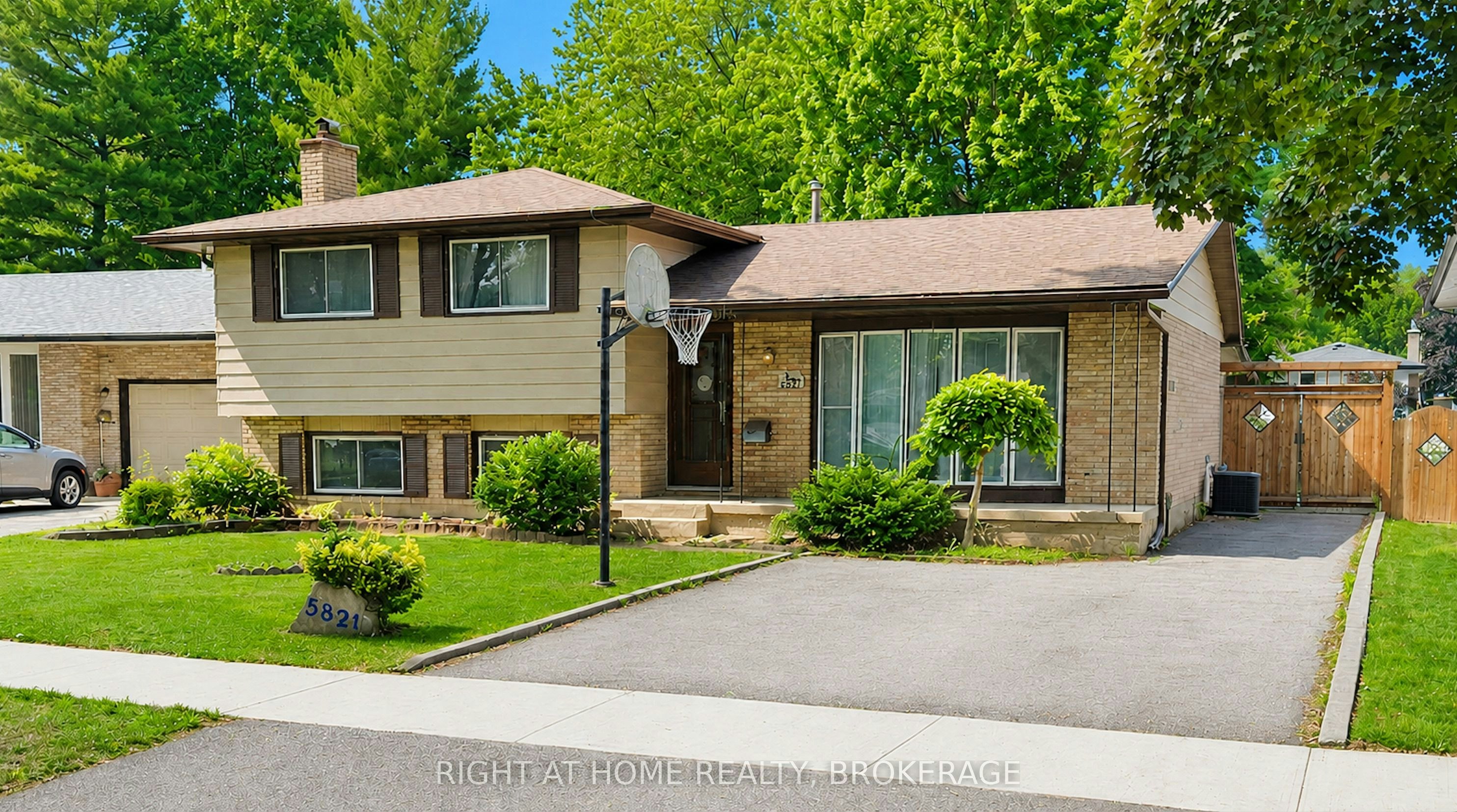5821 Theresa Street, Niagara Falls, ON, L2J 2A2