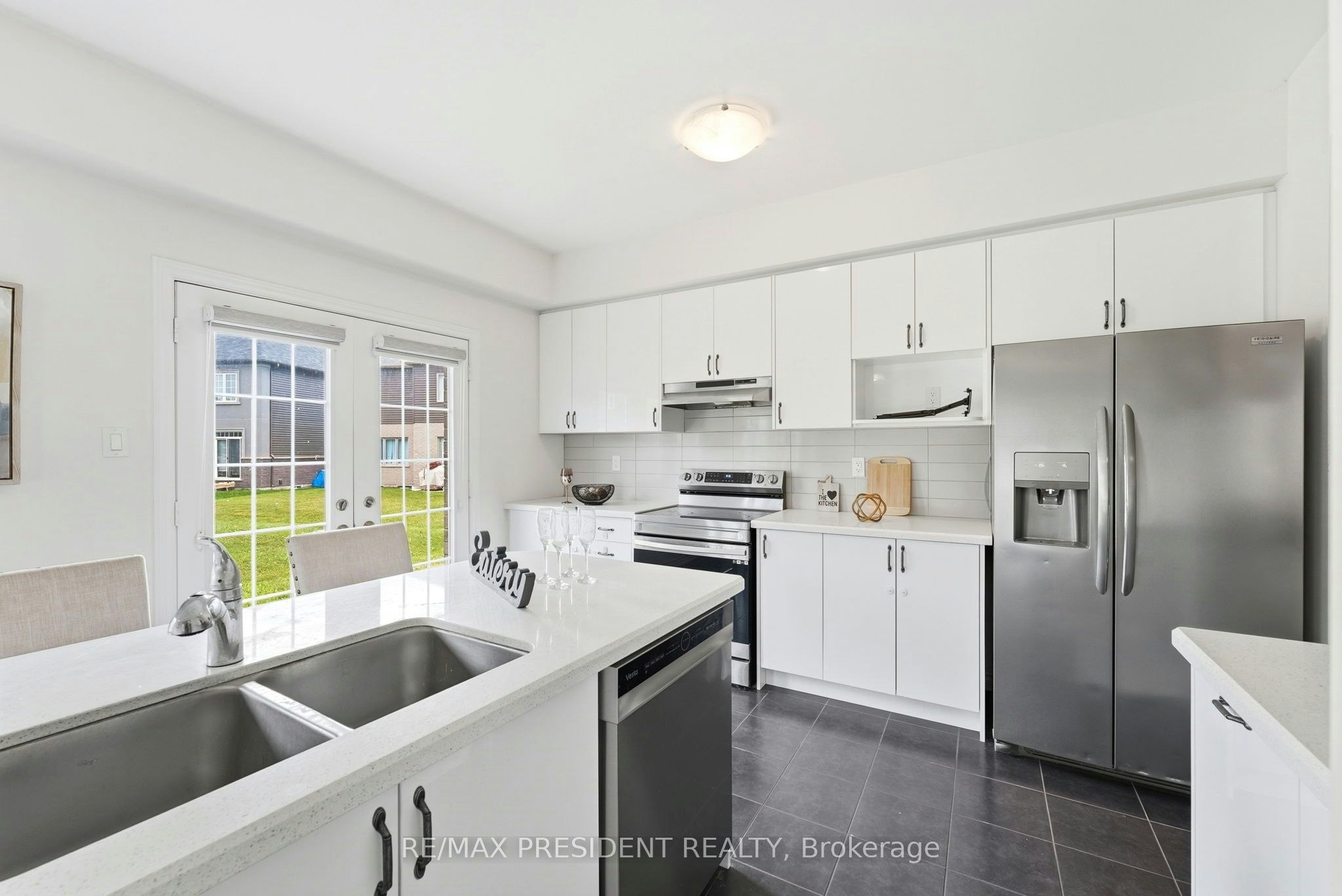 10 Poole Street, Brantford, ON, N3V 0B1 - 11