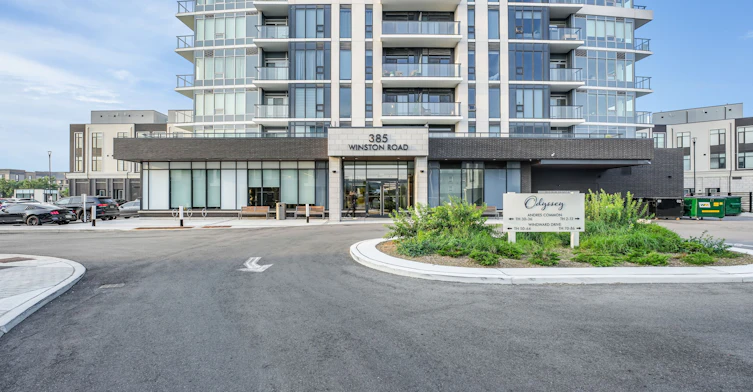 1011-385 Winston Road, Grimsby, ON, L3M 4E8 - 2