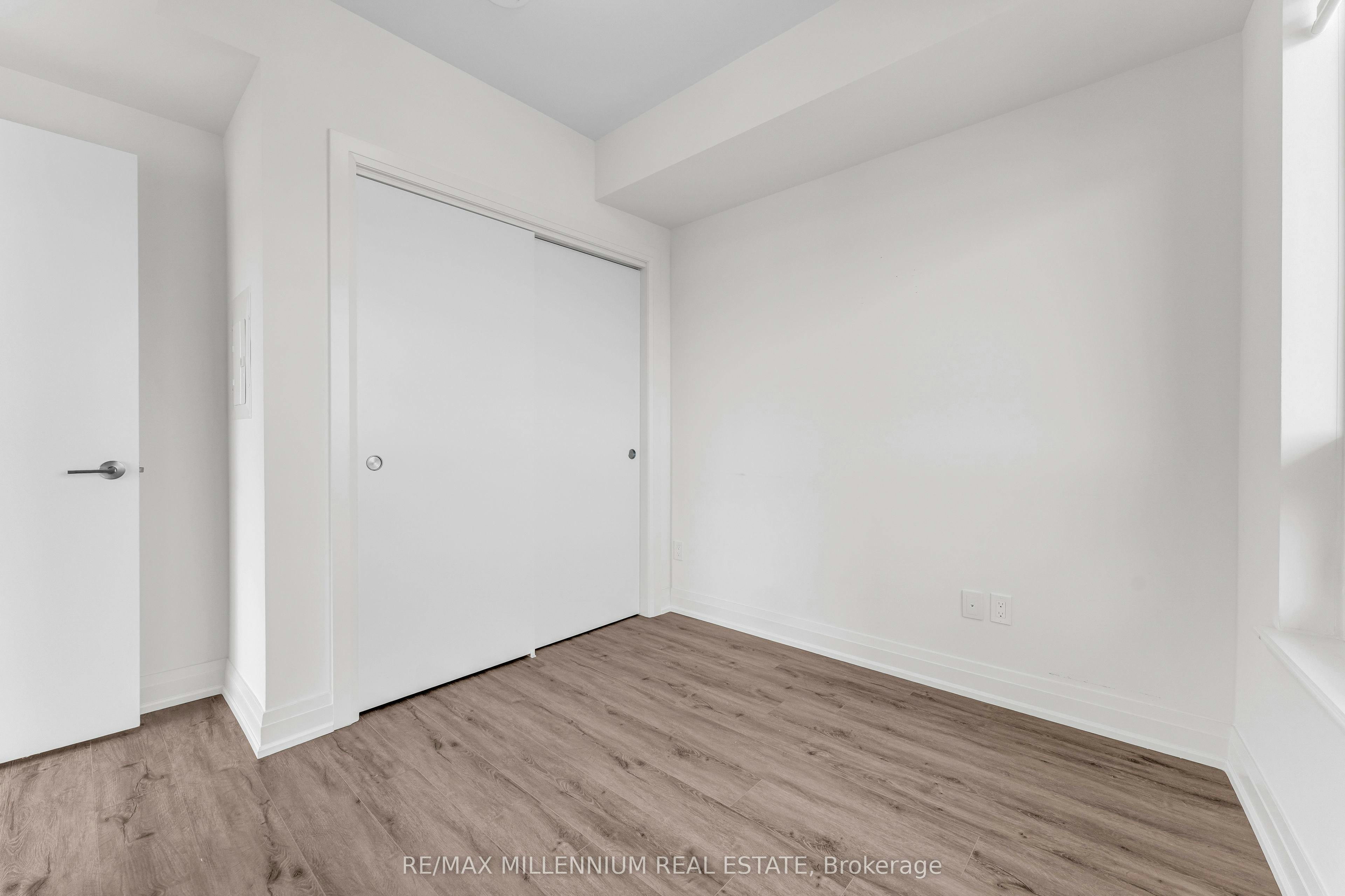 1011-385 Winston Road, Grimsby, ON, L3M 4E8 - 26