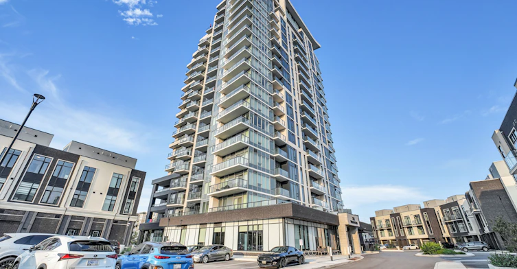 1011-385 Winston Road, Grimsby, ON, L3M 4E8