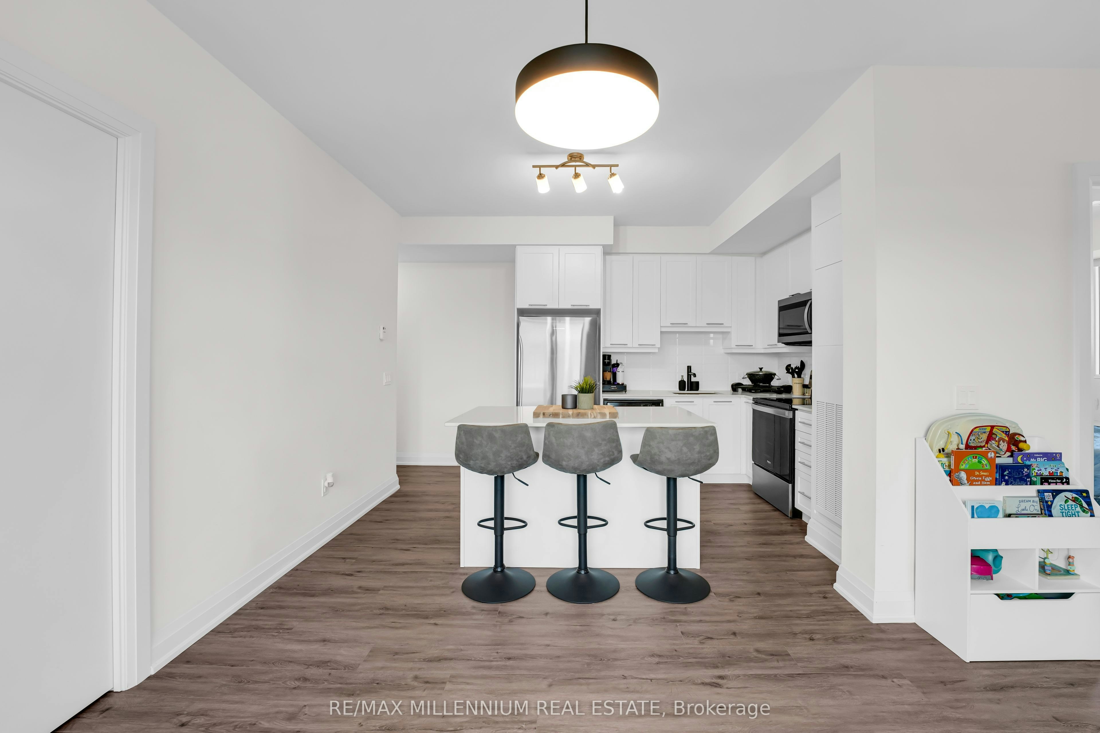 1011-385 Winston Road, Grimsby, ON, L3M 4E8 - 9