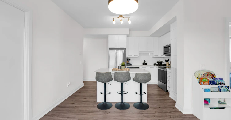 1011-385 Winston Road, Grimsby, ON, L3M 4E8 - 9