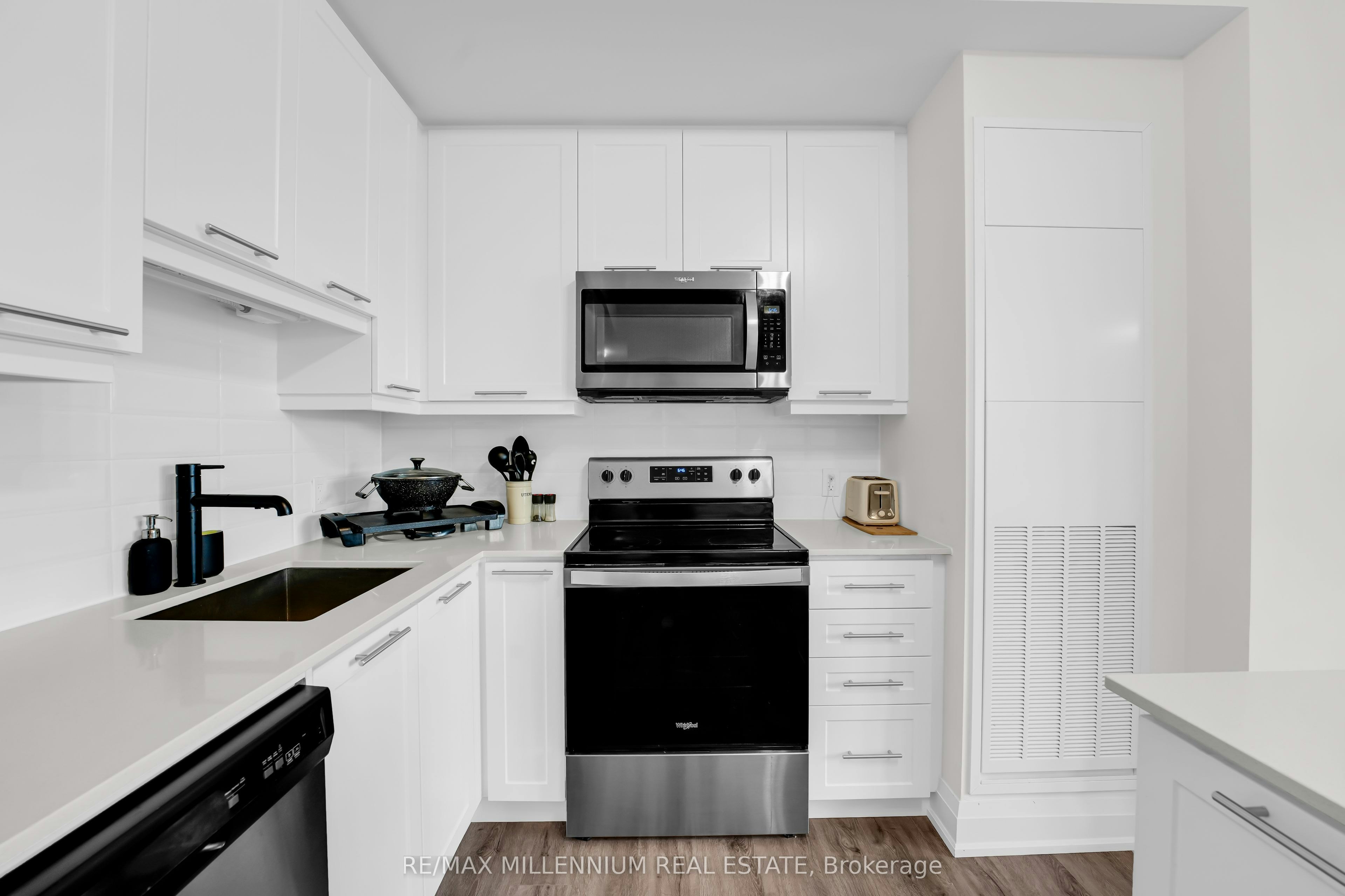 1011-385 Winston Road, Grimsby, ON, L3M 4E8 - 11