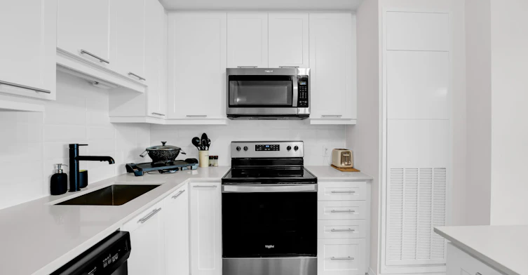 1011-385 Winston Road, Grimsby, ON, L3M 4E8 - 11
