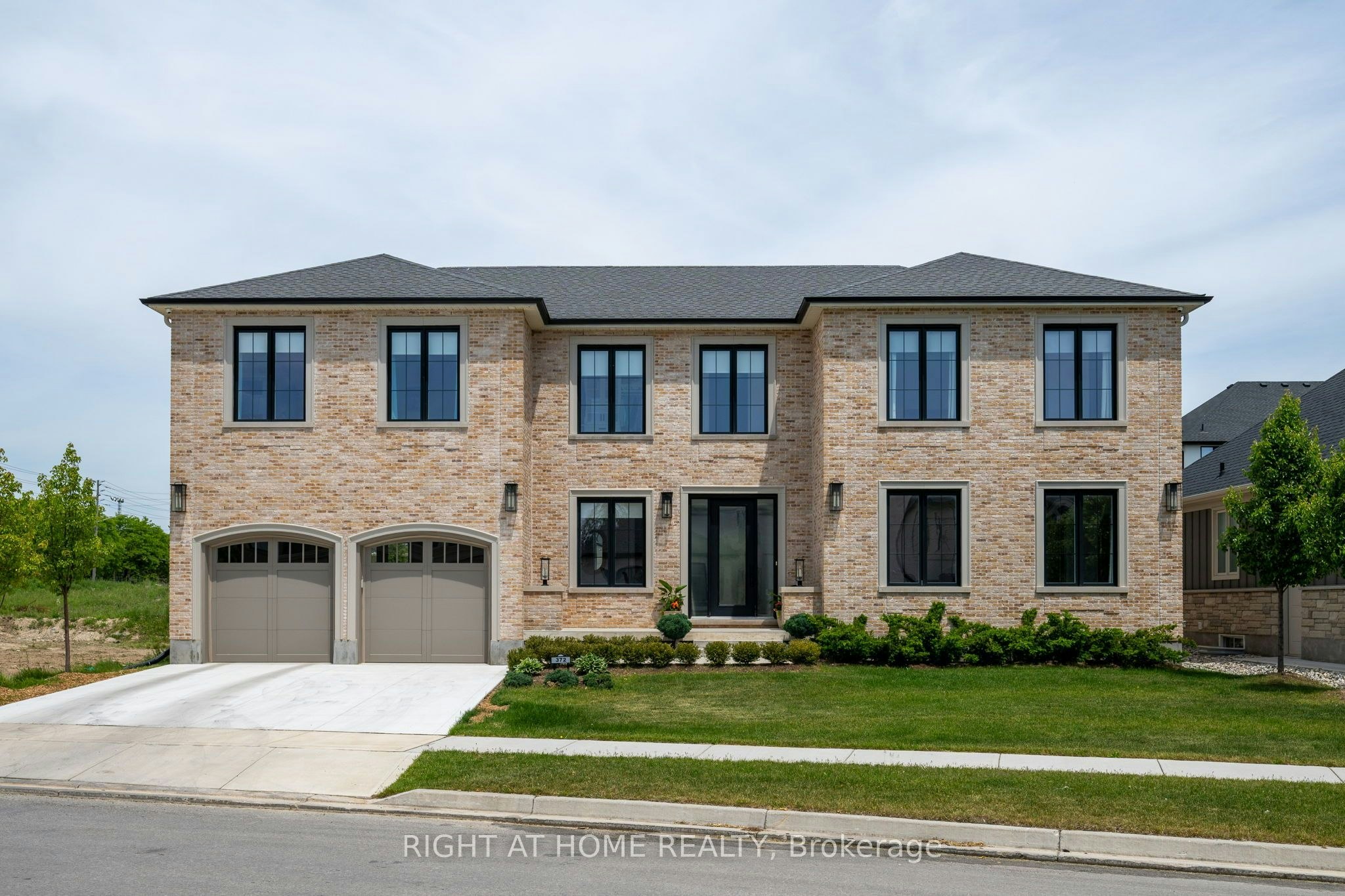 372 Manhattan Drive, London, ON, N6K 0L5