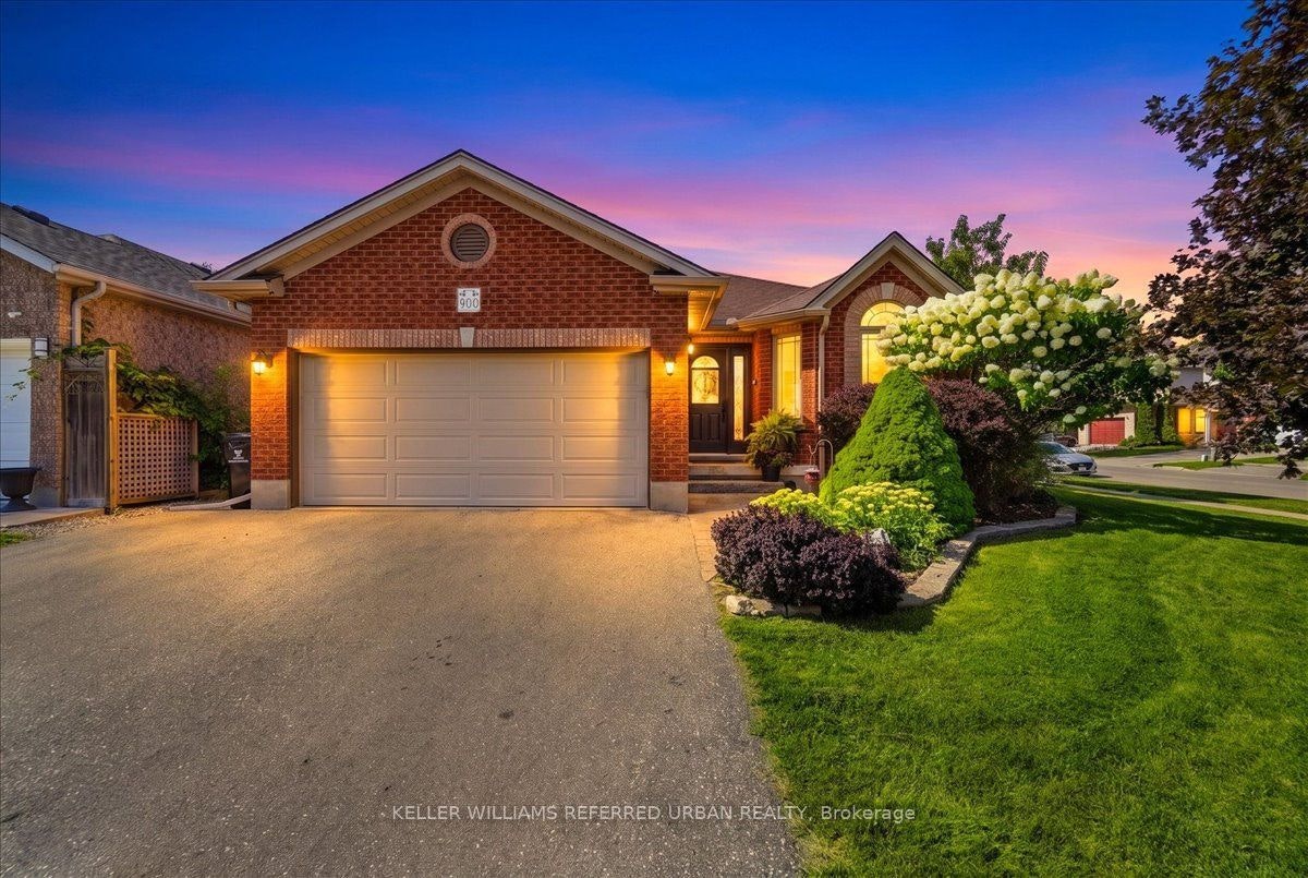 900 Keewatin Place, Kitchener, ON, N2B 3W4