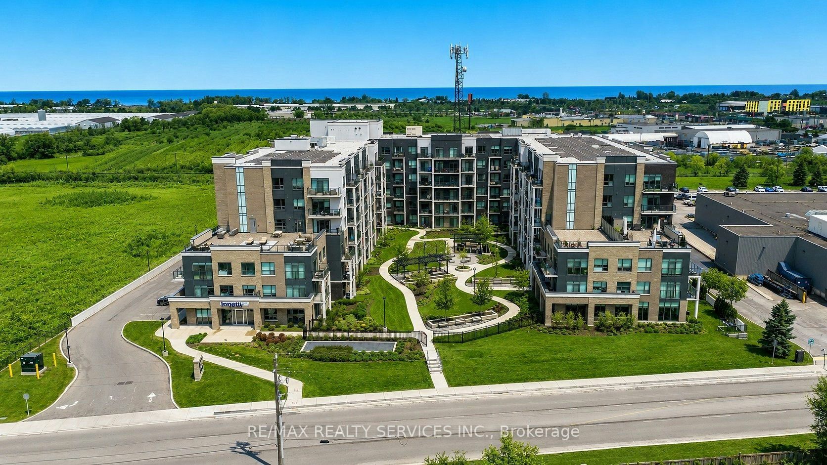 136-5055 Greenlane Road, Lincoln, ON, L3J 2J3