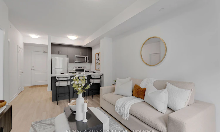 136-5055 Greenlane Road